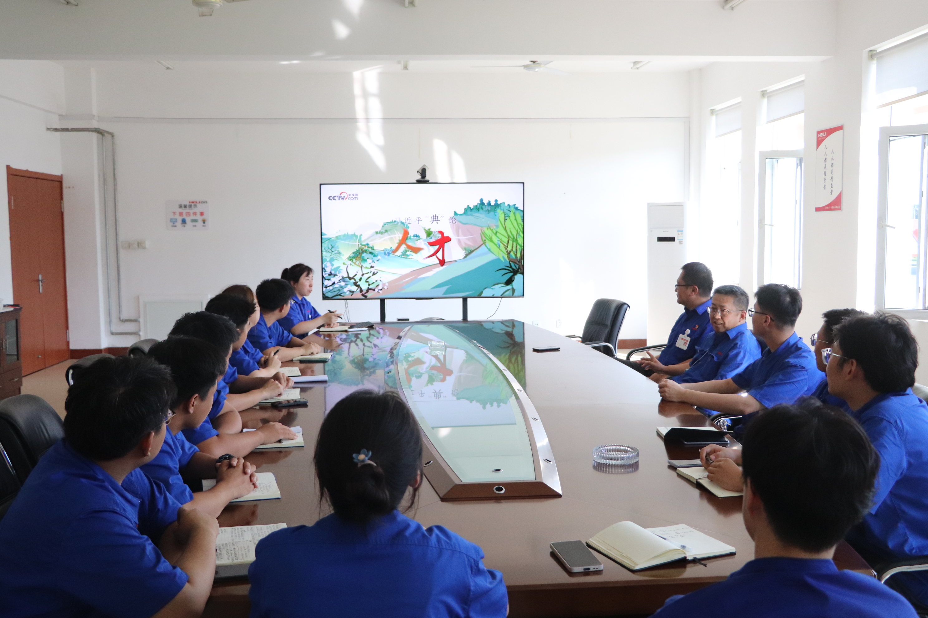 5-1心貼心交流發(fā)展精神生產(chǎn)力.jpg 5-1心貼心交流發(fā)展精神生產(chǎn)力.jpg